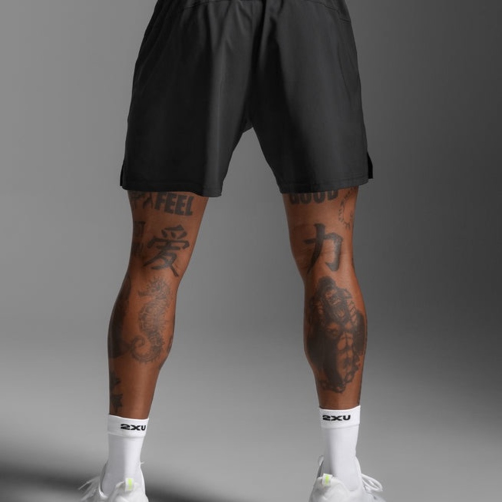 2XU Men's Black Athletic Shorts motion 8” shorts - Picture 5 of 5